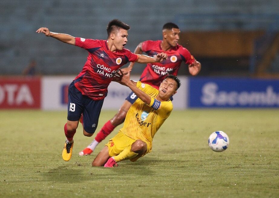 tiso tructuyen 
V-League: Quang Hải "mất tích", CAHN thua đau Thanh Hóa