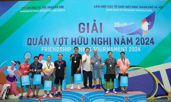 tiso tructuyen 
Hanoi friendship sports tournament helps promote international solidarity