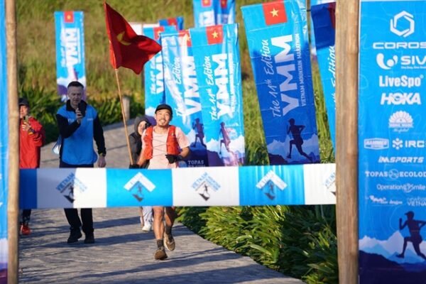 Hải and Vy triumph at Việt Nam Mountain Marathon