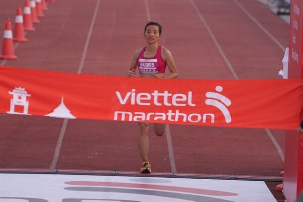 Oanh sets national record again at Viettel Marathon Series