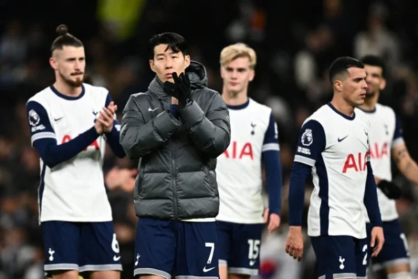 tiso tructuyen bong da Mãn nhãn trận cầu 9 bàn, Liverpool “vùi dập” Tottenham vững ngôi đầu